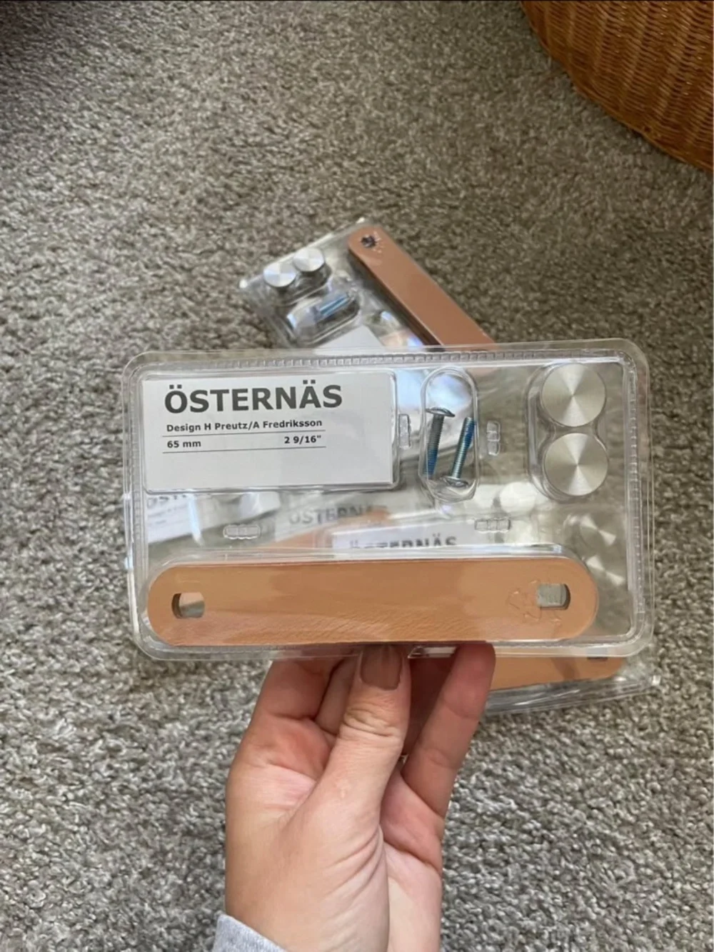 Leather dresser pulls